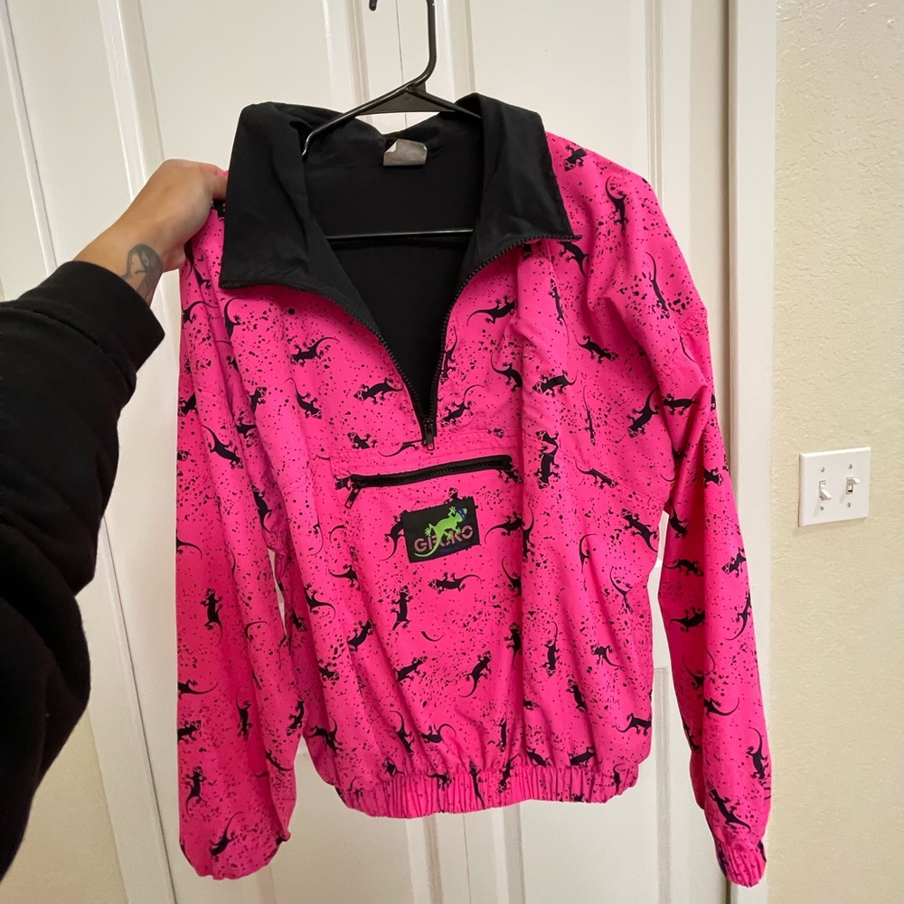 Gecko Hawaii Windbreaker. 80’s and 90’s looks. Rad vibe. Retro vibe.